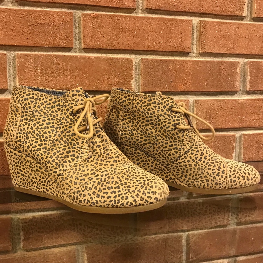 Toms wedges